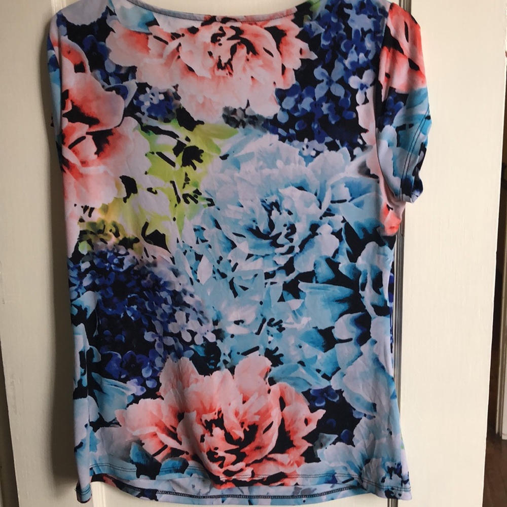 Top - Picture 2 of 2